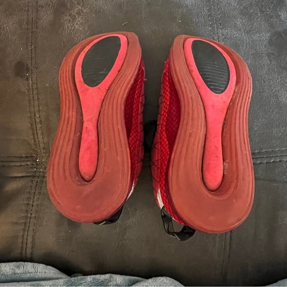 Nike Air MX-720-818 University Red/black Size 4Y - Picture 8 of 8